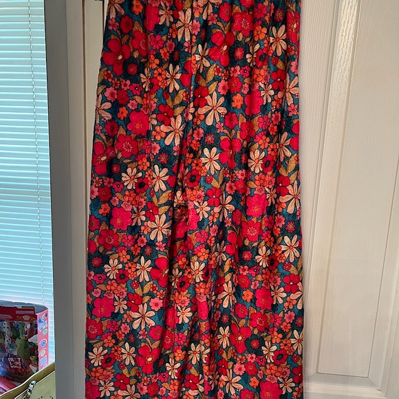 Super comfy lounge pants by Natural Life. Elastic waist makes for comfy fit - Picture 2 of 6